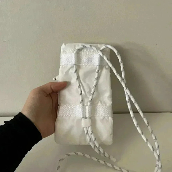 Lululemon Athletica Play  Forward Crossbody Pouch - Picture 5 of 7